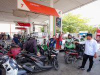 Sidak SPBU di Tengah Antrean Panjang, Gubernur Sulsel Cek Langsung Penyaluran BBM 18 Gubernur Sulawesi Selatan, Andi Sudirman Sulaiman melakukan inspeksi mendadak (sidak) di SPBU 74.902.31, Jalan AP Pettarani, Kota Makassar, Kamis (10/9/2026).