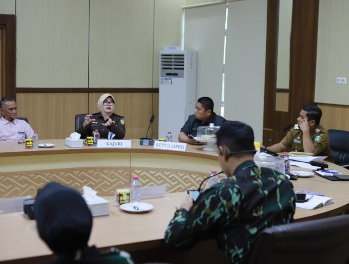 Antrean BBM Mengular, Pemkot Parepare dan Pertamina Evaluasi Kuota serta Distribusi 13 Pemerintah Kota Parepare serius menyikapi persoalan kelangkaan bahan bakar minyak (BBM) yang belakangan memicu antrean panjang kendaraan di sejumlah stasiun pengisian bahan bakar umum (SPBU).