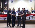 Wali Kota Parepare, Tasming Hamid, menyerahkan Rancangan Peraturan Daerah (Ranperda) tentang Anggaran Pendapatan dan Belanja Daerah (APBD) Perubahan Tahun Anggaran 2026 kepada DPRD Kota Parepare.