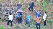 Perumda Air Minum Kota Makassar menggelar kerja bakti bersama di sepanjang saluran air baku di Jalan Abdul Dg Sirua, Makassar, Jumat (25/9/2026).