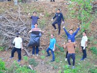 Jaga Kebersihan Saluran Air Baku, Perumda Air Minum Makassar Gelar Kerja Bakti 28 Perumda Air Minum Kota Makassar menggelar kerja bakti bersama di sepanjang saluran air baku di Jalan Abdul Dg Sirua, Makassar, Jumat (25/9/2026).