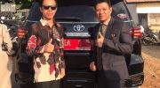 Menghormati Bupati bukan berarti semua orang harus diam. Begitu pula mengkritik pemerintah bukan berarti seseorang sedang memusuhi pemerintah.