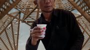 Kepala Desa Rababaka, Ikraman Ibrahim, memberikan penjelasan terkait Program Rumah Kumu yang belakangan menjadi perhatian dan memunculkan polemik di tengah masyarakat.