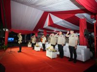 Wali Kota Makassar Terima Penghargaan Mensos RI atas Dedikasi Penanggulangan Bencana 36 5c67c63a ede1 45da adbd 60121b0661fb