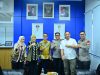 Plt Direktur Utama Perumda Air Minum Kota Makassar Andi Syahrum bersama Plt Direktur Keuangan Perumda Air Minum Kota Makassar, Wirda Fauzah Madjid menerima kunjungan Dansat Brimob Polda Sulsel Kombes Pol. Muhammad Ridwan, S.I.K., M.H. bersama rombongan di ruang kerjanya, Kantor Perumda Air Minum Kota Makassar, Jalan Ratulangi Nomor 3, Makassar, Kamis, (01/09/2026).