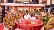 Wali Kota Parepare, Tasming Hamid menghadiri pelepasan secara simbolis distribusi bantuan produk susu dari Kementerian Pemberdayaan Perempuan dan Perlindungan Anak (KemenPPPA) RI di Aula Asta Cita Rumah Jabatan Gubernur Sulsel, Kota Makassar, Senin (5/10/2026).