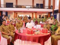 Wali Kota Parepare, Tasming Hamid menghadiri pelepasan secara simbolis distribusi bantuan produk susu dari Kementerian Pemberdayaan Perempuan dan Perlindungan Anak (KemenPPPA) RI di Aula Asta Cita Rumah Jabatan Gubernur Sulsel, Kota Makassar, Senin (5/10/2026).