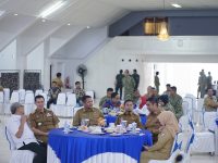 Wali Kota Parepare, Tasming Hamid, dianugerahi Brevet Kehormatan Kesehatan Penyelaman dan Hiperbarik oleh Komando Daerah TNI Angkatan Laut VI (Kodaeral VI).