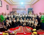 Dosen Fakultas Farmasi Universitas Muslim Indonesia (UMI) melaksanakan kegiatan pengabdian kepada masyarakat melalui edukasi penggunaan obat yang aman dan pemanfaatan herbal berbasis pengetahuan kefarmasian bagi anggota Majelis Taklim Al-Mukhlisin, Kota Makassar, Sabtu (10/10/2026).
