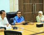 Plt Direktur Utama Perumda Air Minum Kota Makassar, Andi Syahrum, bersama Plt Direktur Keuangan Perumda Air Minum Kota Makassar, Wirda Fauzah Madjid, menerima audiensi Otoritas Jasa Keuangan (OJK) Sulawesi Selatan dan Sulawesi Barat (Sulselbar) di Ruang Rapat Direksi Kantor Perumda Air Minum Kota Makassar, Jalan Dr Ratulangi Nomor 3, Jumat (16/10/2026).