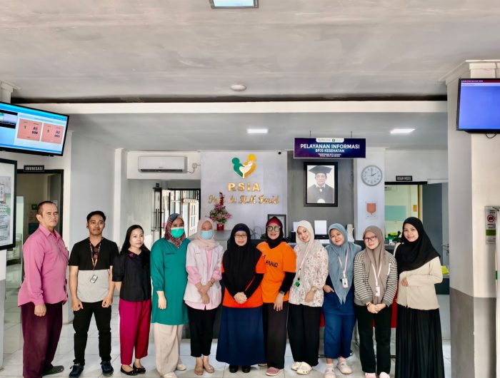 Sambut HUT ke-357 Sulsel, RSIA Prof. dr. H. M. Farid Kumpulkan 41 Kantong Darah 13 Rumah Sakit Ibu dan Anak (RSIA) Prof. dr. H. M. Farid menggelar bakti sosial donor darah dalam rangka memperingati Hari Ulang Tahun (HUT) ke-357 Provinsi Sulawesi Selatan, Minggu, (18/10/2026).