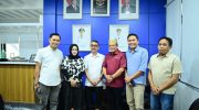 Plt Direktur Utama Perumda Air Minum Kota Makassar, Andi Syahrum, menerima kunjungan kerja Anggota DPD RI, Andi Abdul Waris Halid, di Kantor Perumda Air Minum Kota Makassar, Jalan Dr. Ratulangi No. 3, Rabu (21/10/2026).