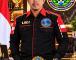 Ketua Umum Lembaga Sinergi Desa Indonesia (LSDI), Sofian, menegaskan bahwa pembangunan nasional yang merata harus dimulai dari desa dan kelurahan. Penguatan ketahanan pangan, peningkatan kualitas sumber daya manusia (SDM), penguasaan teknologi, serta pengembangan sektor pertanian dan peternakan dinilai menjadi kunci untuk mewujudkan desa yang mandiri dan sejahtera.