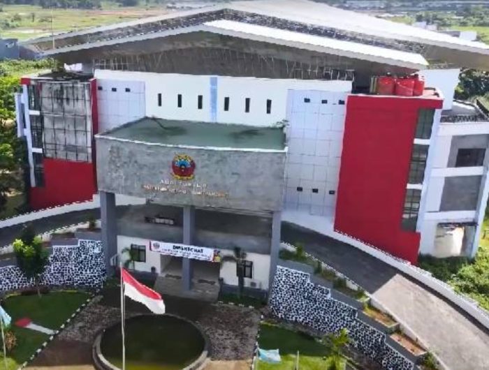 Politeknik Negeri Ujung Pandang (PNUP) akan menggelar agenda nasional National Studium Generale & Innovation Expo (NSG-IE) 2026 dengan tema "Peran Perguruan Tinggi Vokasi dalam Hilirisasi Inovasi Berdampak untuk Mendukung Asta Cita Menuju Indonesia Emas 2045".