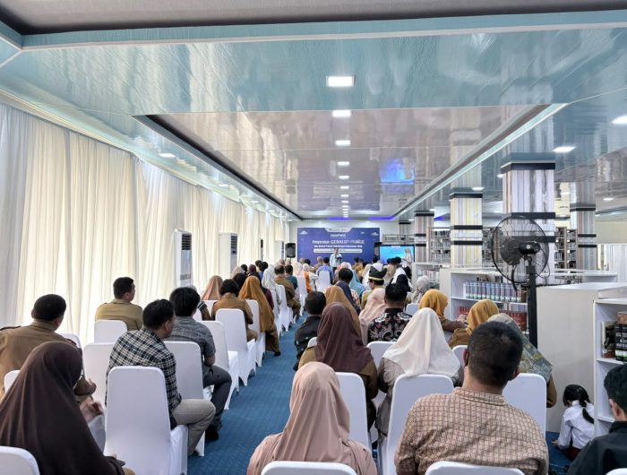 Gerai SiPeKainge’ Hadir di Perpustakaan Sulsel, Perkuat Literasi Keuangan Digital 13 Bank Indonesia bersinergi dengan Dinas Perpustakaan dan Kearsipan Provinsi Sulawesi Selatan menghadirkan Gerai SiPeKainge’ untuk memperkuat literasi keuangan dan pelindungan konsumen di era digital.