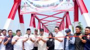 Gubernur Sulawesi Selatan, Andi Sudirman Sulaiman meresmikan Jembatan Salujambu Andalan di Kecamatan Lamasi, Kabupaten Luwu, Kamis (29/10/2026).